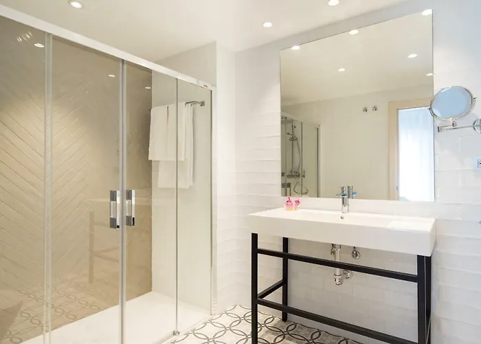 Tandem Soho Apartment